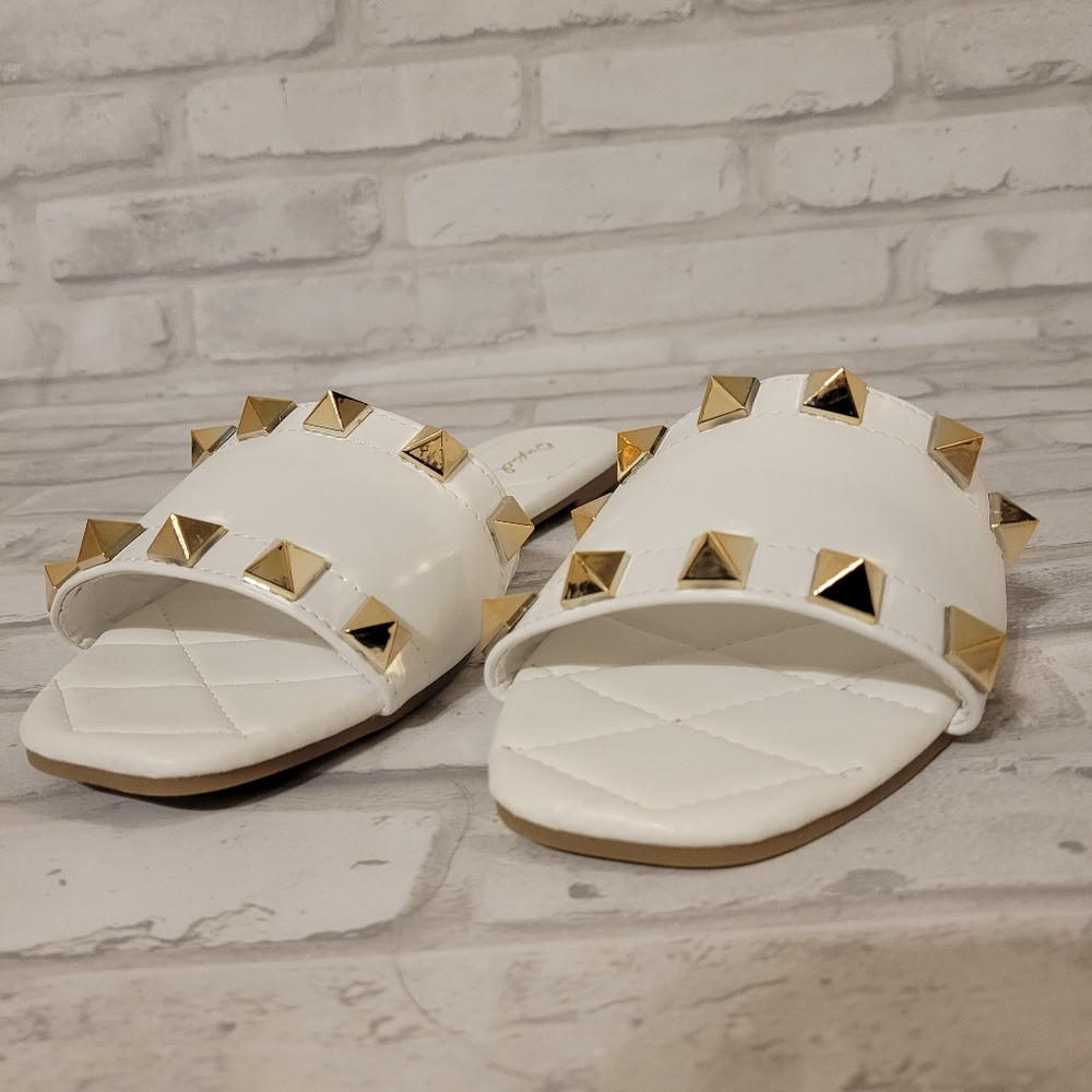 NIB White Studded Slides / Sandals - Picture 3 of 5